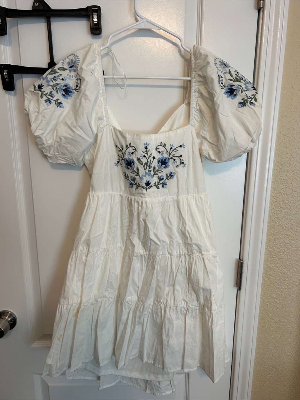 miami White Puff Sleeve Embroidered Backless Dress with Blue Floral Accents